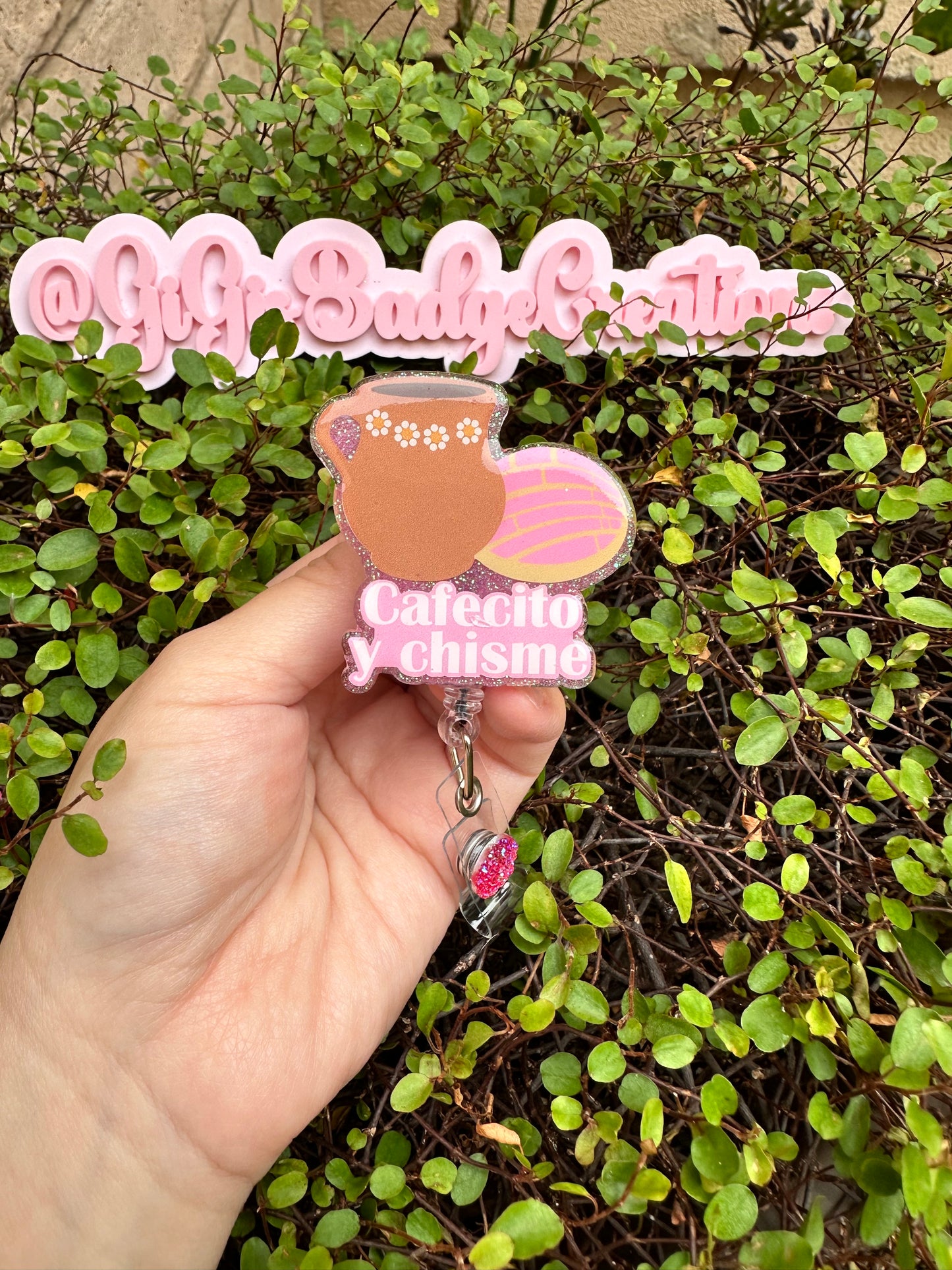 Cafecito y Chisme Pink Concha Badge Reel
