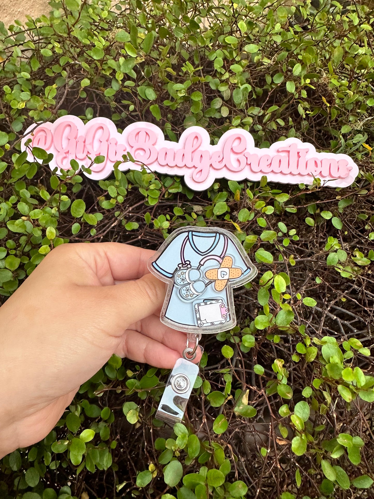 3D Scrub Top Badge Reel