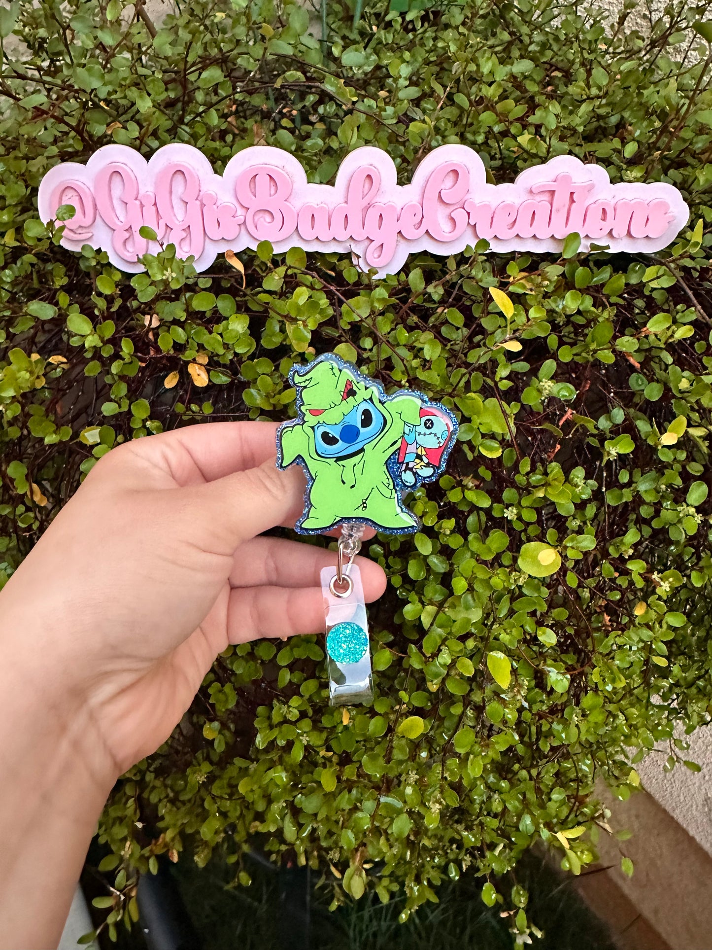 Stitch Oogie Badge Reel